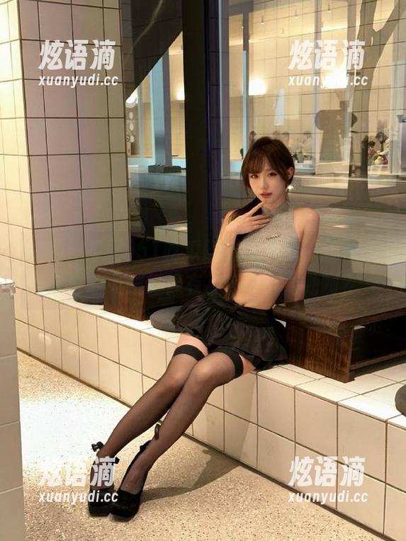 51吃瓜网最新传闻，艾希今天穿的衣服好像有点…不太对劲啊？