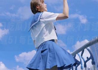 她说不吃瓜就不算过日子，下载51每日吃瓜，悄悄必吃瓜。