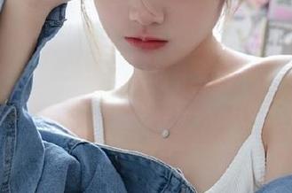娜娜的苹果版，吃瓜网里的不务正业代表！你猜她又在干嘛呢？