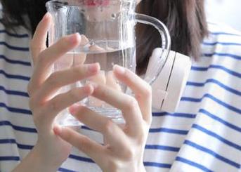 每日黑料苹果版：今天的八卦能不能别这么夸张，我都不敢相信了！