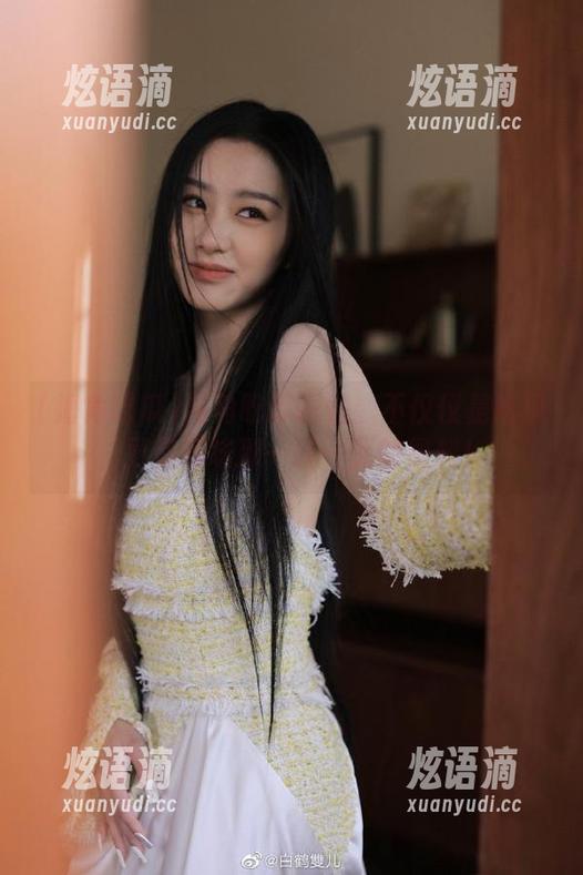 海角吃瓜网站：不仅仅是吃瓜，更是品味那一砖一瓦的黑料！