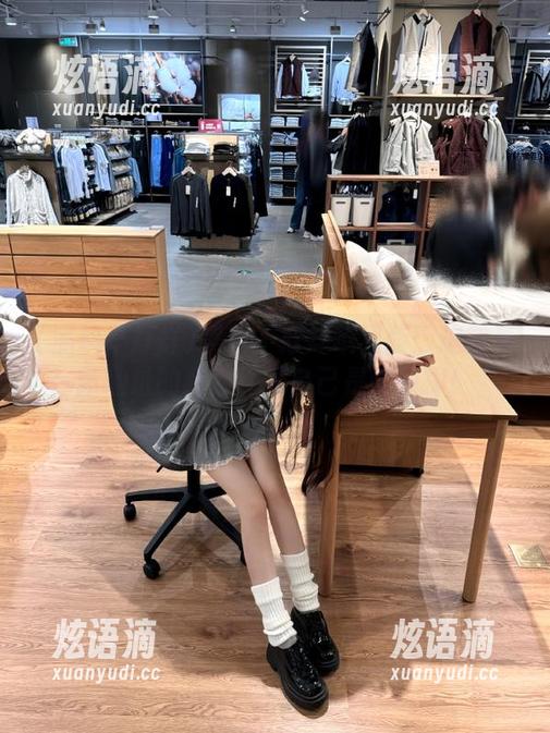 黑料不打烊苹果版：追踪最新地址的我，怀疑自己是个侦探！
