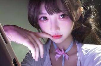 在线吃瓜，黑料吃瓜网竟然给我推送了个神奇的应用！这是个什么梗啊？