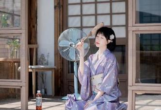 这瓜太黑，都快淹没我了，不如下载个黑料吃黑瓜！